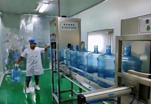   桶裝水需要什么設備制作?